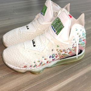 Lebron 17 White size 10.5